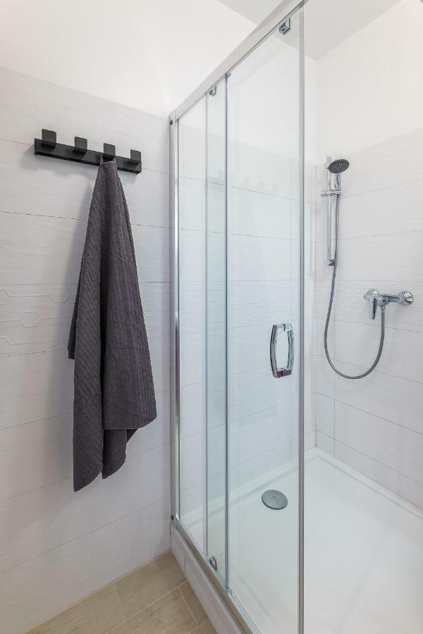 Apartmán Raya Mansion Varšava Exteriér fotografie
